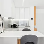 Appartement New Luxurious, Spacious With Parking *