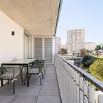 Appartement New Luxurious, Spacious With Parking *