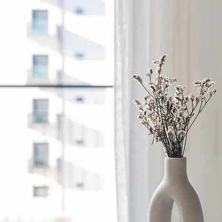 Appartement New Luxurious, Spacious With Parking *