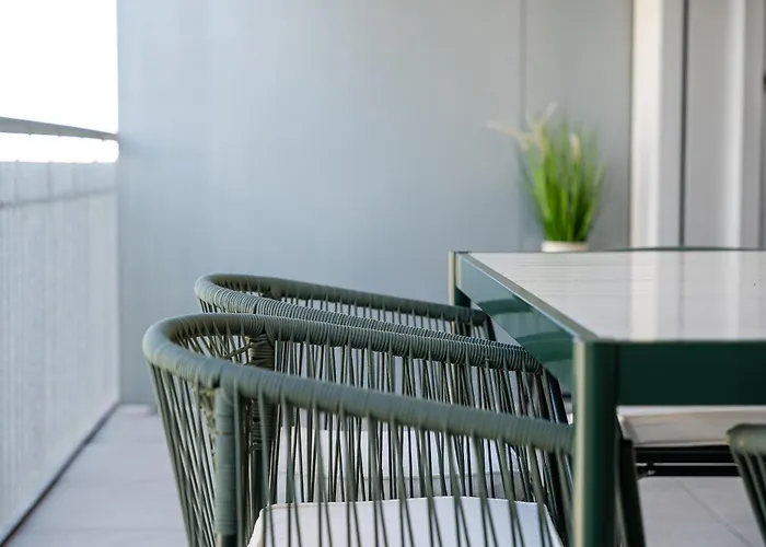 New Luxurious, Spacious With Parking Apartament