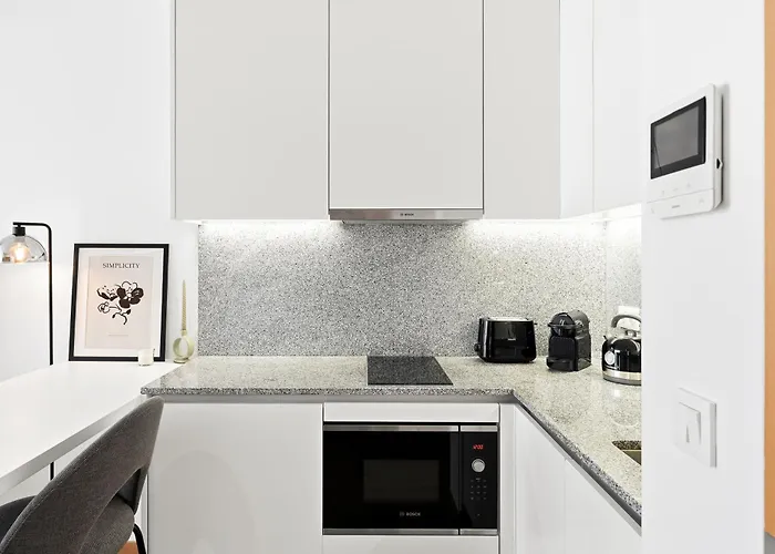 New Luxurious, Spacious With Parking Apartament