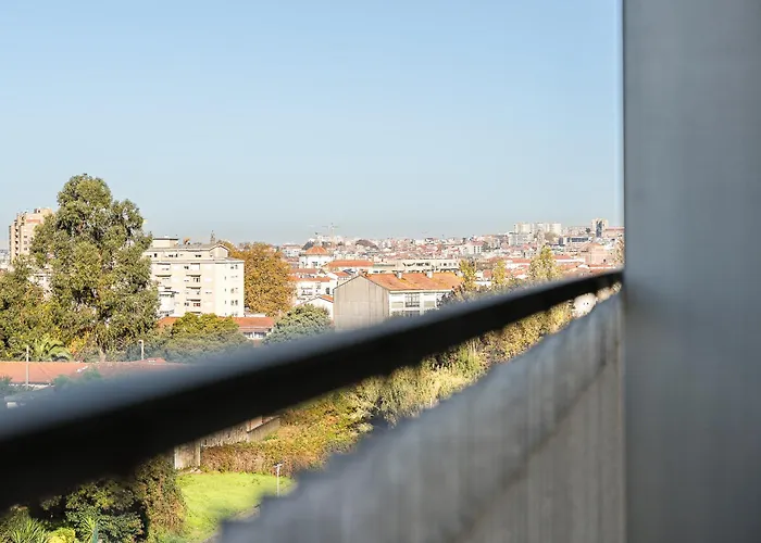 New Luxurious, Spacious With Parking Apartament *