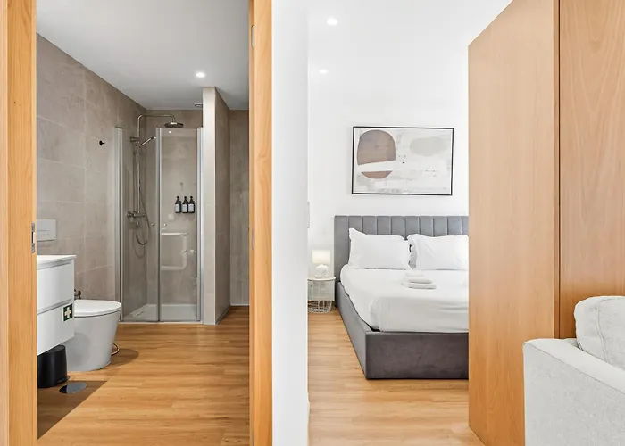 New Luxurious, Spacious With Parking