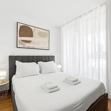 New Luxurious, Spacious With Parking Vila Nova de Gaia