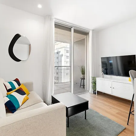 Διαμέρισμα New Luxurious, Spacious With Parking *