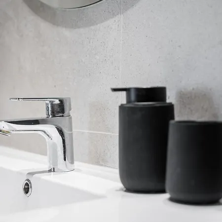 New Luxurious, Spacious With Parking Appartement