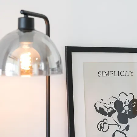 New Luxurious, Spacious With Parking *