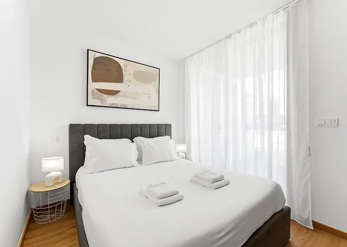 New Luxurious, Spacious With Parking Vila Nova de Gaia