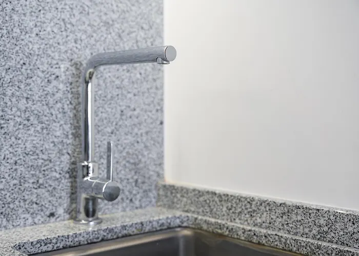 New Luxurious, Spacious With Parking Lägenhet