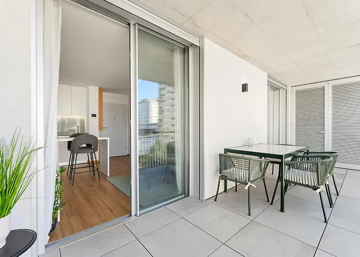 New Luxurious, Spacious With Parking Vila Nova de Gaia